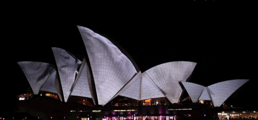 In 2012, URBANSCREEN made an audiovisual staging of the Opera House in Sydney. See it live in the video below (photo from video).